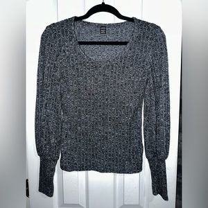 𝔾𝕣𝕒𝕪 𝕊𝕨𝕖𝕒𝕥𝕖𝕣